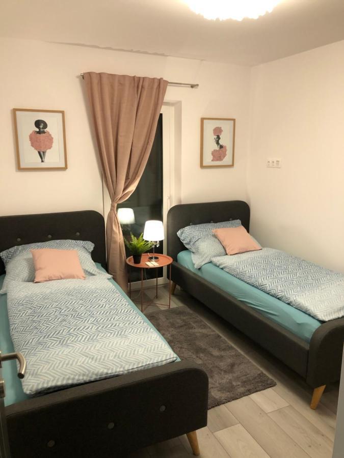 Szeged Gyoengye Delux Daire Dış mekan fotoğraf