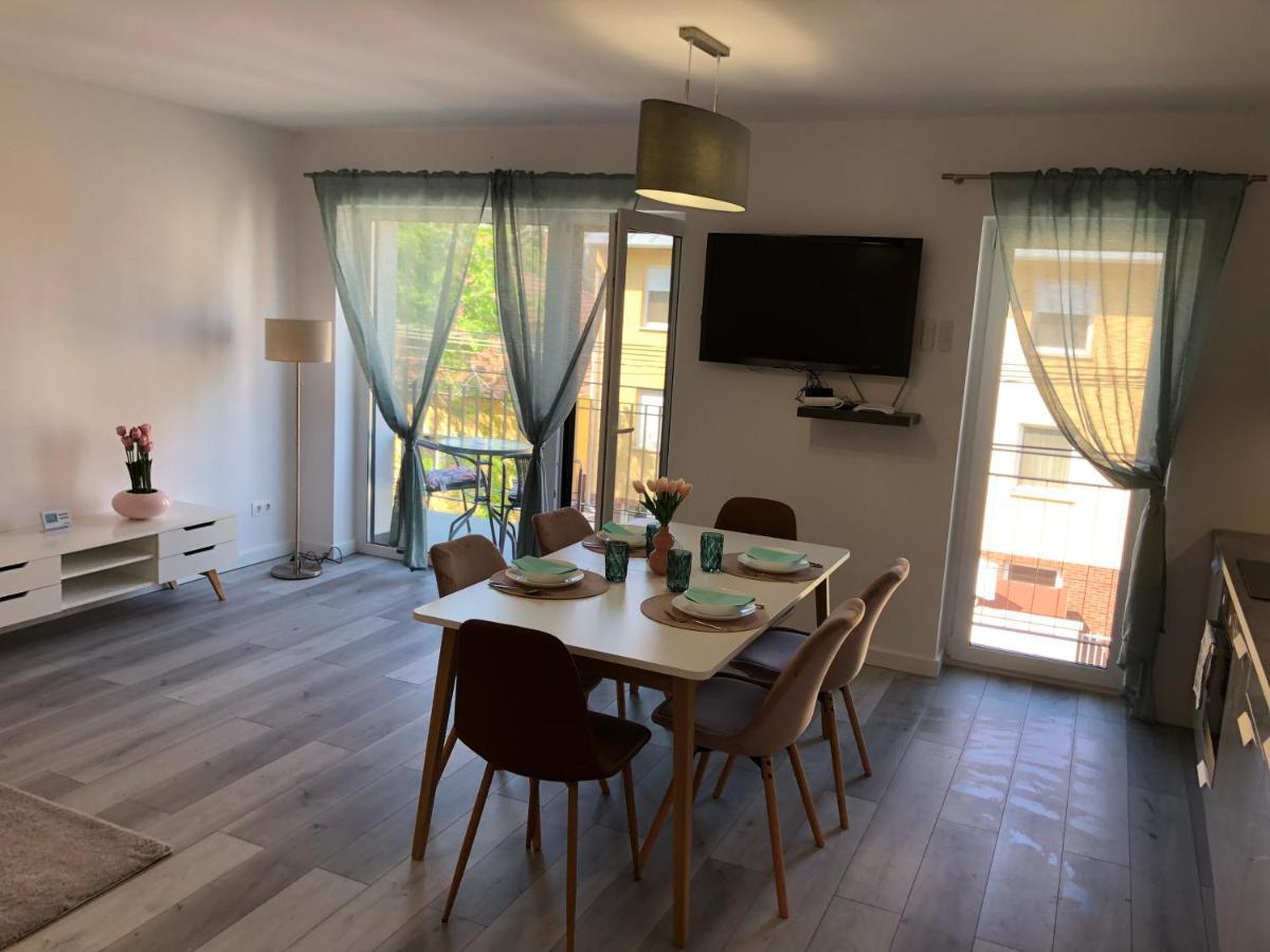 Szeged Gyoengye Delux Daire Dış mekan fotoğraf